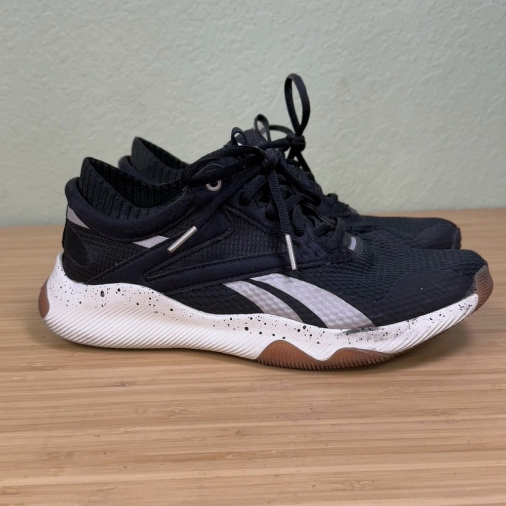 Reebok Training Shoes Black White Gum Sole Speckled Midsole Women’s 8 TY3501